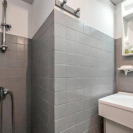 1 Bedroom Stunning In * Royan