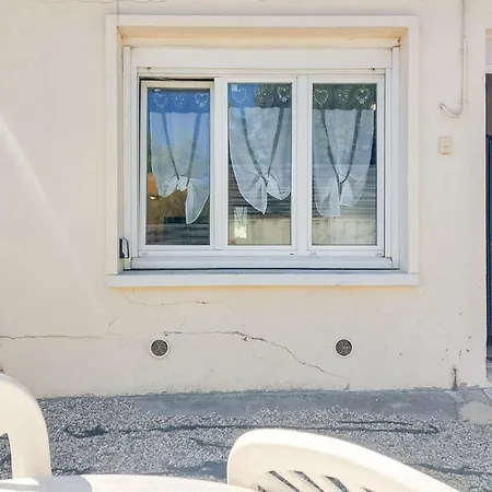 1 Bedroom Stunning In Hébergement de vacances *